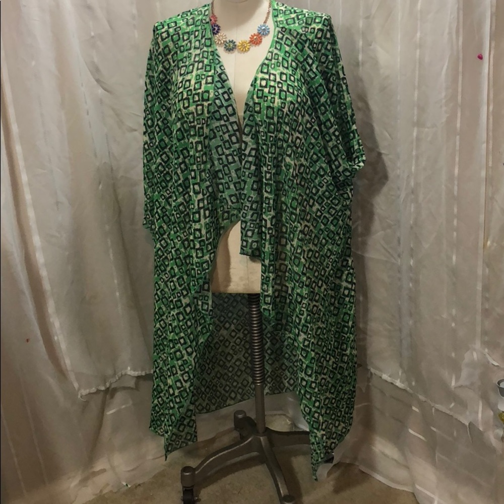 LuLaRoe Green Shawl Size Large